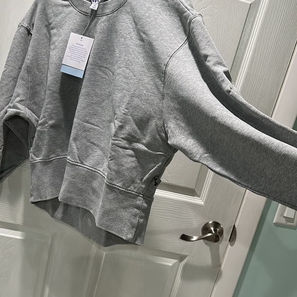 BNWT women’s gray crop sweatshirt size XS by Joy Lab - Picture 2 of 3